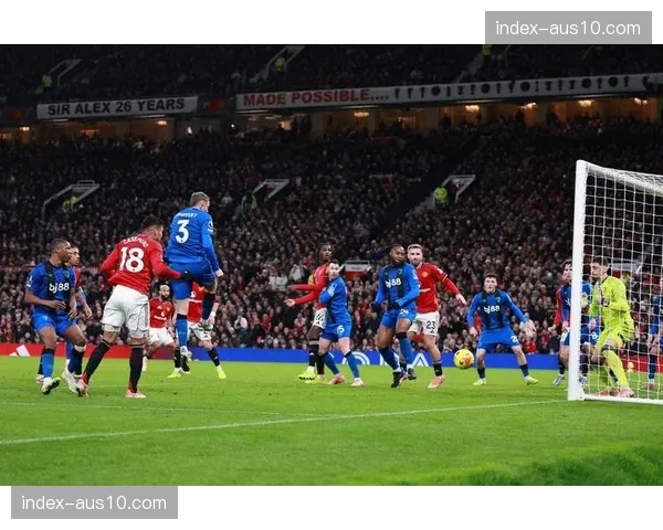 维拉主场爆冷负十人布伦特福德 积分榜第三位置遭遇曼联紧追 维拉主场爆冷负十人布伦特福德 积分榜第三位置遭遇曼联紧追